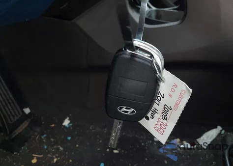 2017 Hyundai Santa Fe Sport 2.4L z USA, uszkodzony, nr VIN 5NMZT3LB2HH030741